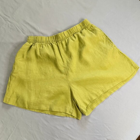 H&M Women's Green Shorts - Picture 2 of 4